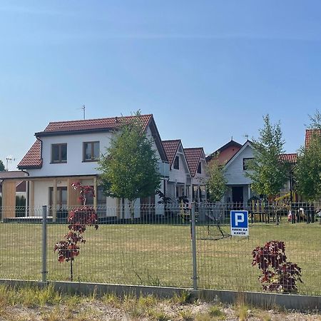 Morski Zakatek Apartamenty Рови Екстериор снимка