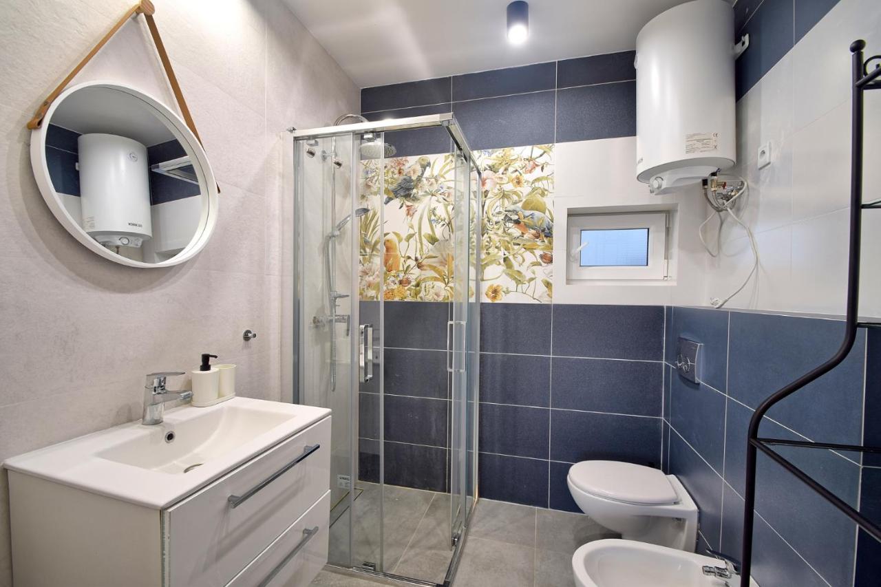 Morski Zakatek Apartamenty Рови Екстериор снимка