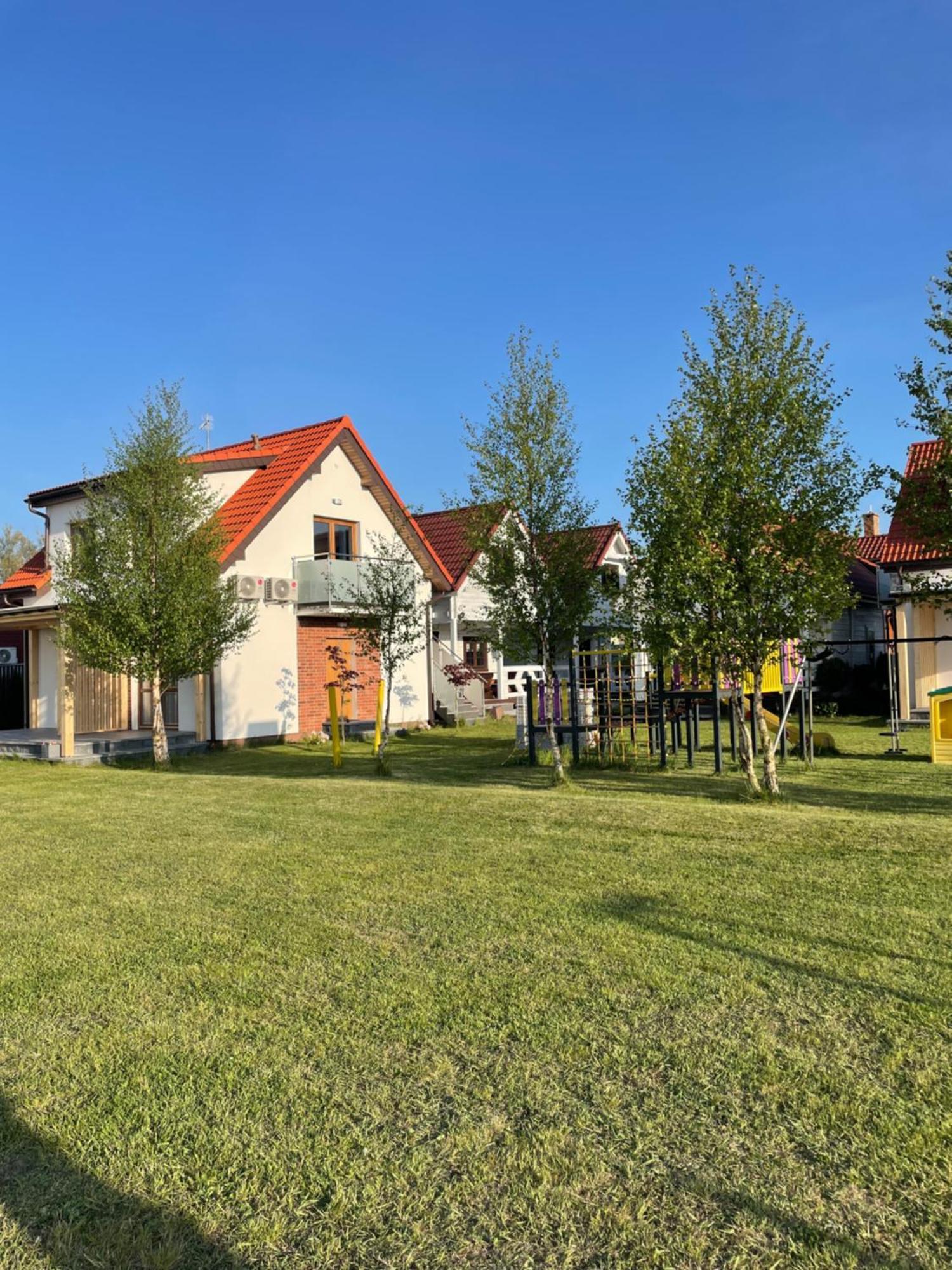 Morski Zakatek Apartamenty Рови Екстериор снимка